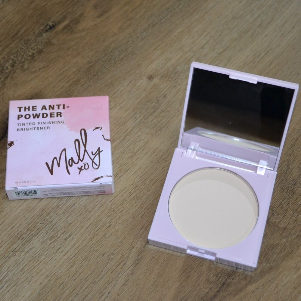 Set of 2 ~ Mally XO The Anti Powder Tinted Finishing Brightener LIGHT 0.39 oz